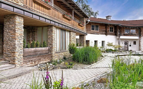 Kaprun 614: Architecture, Residential Area, House, Home, Roof, Cottage, Estate, Garden, Yard, Backyard