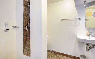 Accommodation:&nbsp;Edelweiss 4 614.4
