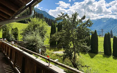Accommodation:&nbsp;Edelweiss Deluxe 10 614.10