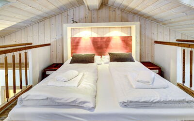 Accommodation:&nbsp;Edelweiss 4 614.4