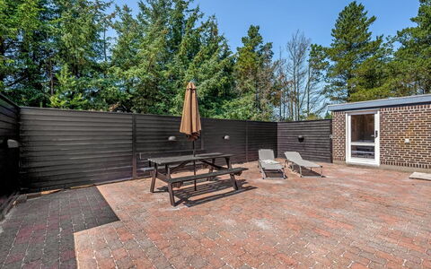 Gyrth - 2.8Km from the Sea: Wood, Home, Land Lot, Brick, Garden, Backyard, Cottage, Siding, Outdoor Furniture, Yard