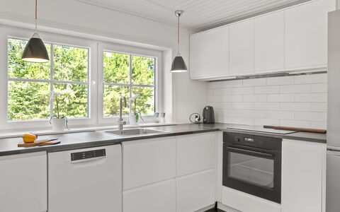 Eufemia - 2.8Km from the Sea: Kitchen, Flooring, Wood, Countertop, Interior Design, Floor, Kitchen Appliance, Cabinetry, Kitchen Sink, Tap