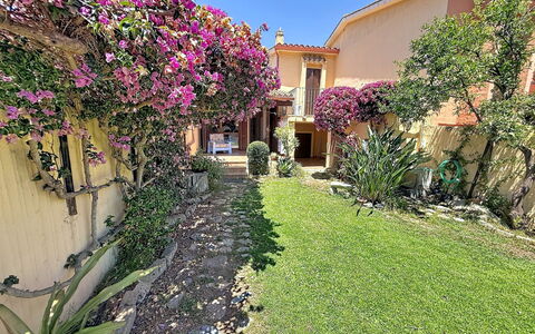 Villa Siria: Furniture, Interior Design, Flooring, Floor, Table, Wood, Ceiling, Chair, Room, Couch