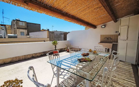 Dimora Avola Centro: Furniture, Interior Design, Flooring, Floor, Table, Wood, Ceiling, Chair, Room, Couch