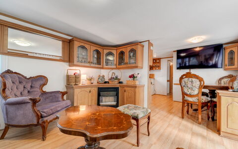 Accommodation:&nbsp;Classic 100.5