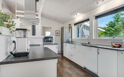 Anemette - 900M from the Sea