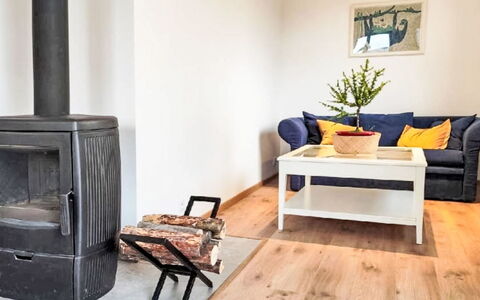 Horní Líšnice: Furniture, Flooring, Floor, Wood, Interior Design, Wood Flooring, Living Room, Room, Home, Laminate Flooring