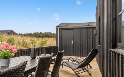 Karoliina - 500M from the Sea: Wood, Hardwood, Wood Stain, Deck, Plank, Shade, Design, Daylighting, Balcony, Wood Flooring