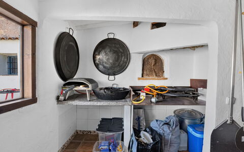 La Buena Vida: Kitchen, Kitchen Stove, Kitchen Appliance, Stove, Gas Stove, Countertop, Cooktop, Home Appliance