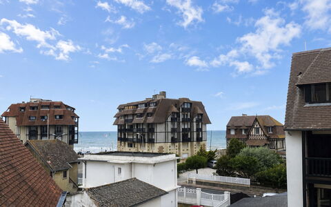 Les Guillemots: Residential Area, Roof, Home, Apartment, Sea, Coast, Condominium, Balcony, Beach, Seaside Resort