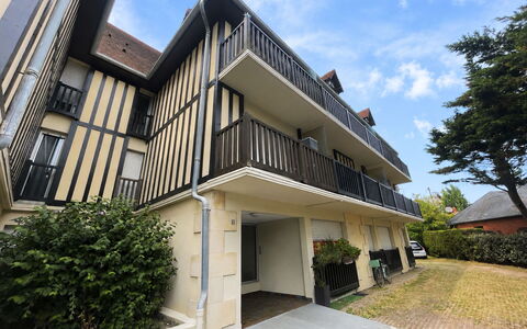 Les Guillemots: Apartment, Balcony, Condominium, Porch, Villa