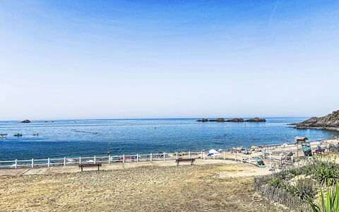 Résidence de la Mer: Blue, Water, Body Of Water, Beach, Horizon, Coast, Summer, Sea, Coastal And Oceanic Landforms, Shore