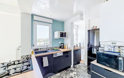 Résidence de la Mer: Kitchen, Major Appliance, Kitchen Appliance, Countertop, Flooring, Interior Design, Floor, Kitchen Stove, Furniture, Ceiling