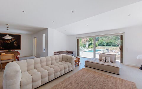 La Villa Nana: Furniture, Interior Design, Apartment, Floor, Flooring, Table, Chair, Living Room, Room, Home