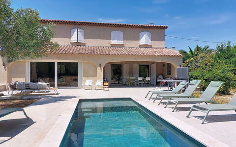 La Villa Nana: Furniture, Interior Design, Apartment, Floor, Flooring, Table, Chair, Living Room, Room, Home