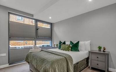 Accommodation:&nbsp;Hoxton Residence 310.2