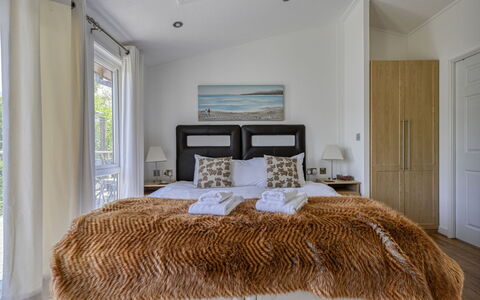 Loch Ness View (Lodge 11): Furniture, Interior Design, Apartment, Floor, Flooring, Table, Chair, Living Room, Room, Home