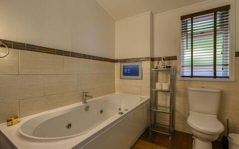 Loch Ness View (Lodge 11): Furniture, Interior Design, Apartment, Floor, Flooring, Table, Chair, Living Room, Room, Home
