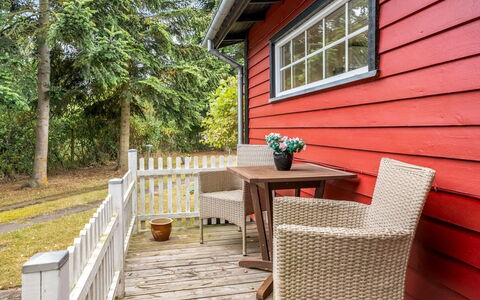 Aiske - 700M from the Sea: Wood, Furniture, Porch, Cottage, Home, Wood Stain, Hardwood, Outdoor Furniture, Door, Plank