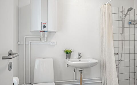 Ineke - 200M from the Sea: Plumbing Fixture, Plumbing, Bathroom, Sink, Toilet, Room, Tap, Toilet Seat, Tile, Bathroom Sink