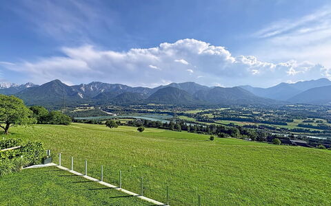 Karawanken Panorama: Sky, Green, Mountainous Landforms, Hill, Natural Landscape, Mountain, Plain, Grassland, Cloud, Highland