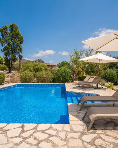 Can Toni: Blue, Swimming Pool, Water, Outdoor Furniture, Sunlounger, Resort, Flagstone, Composite Material, Shade, Landscaping