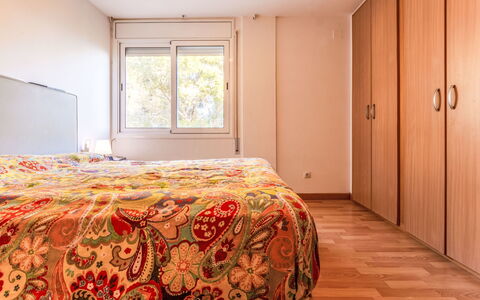 Faro Grande Salou: Bed, Interior Design, Furniture, Bedroom, Bed Sheet, Wall, Room, Floor, Bedding, Flooring