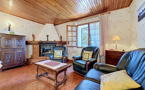 La Bergerie de Portes: Furniture, Interior Design, Flooring, Ceiling, Wood, Floor, Room, Couch, Living Room, Lighting