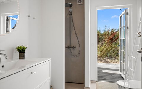 Selvi - 500M from the Sea: Wall, Plumbing Fixture, Flooring, Floor, Bathroom, Interior Design, Plumbing, Ceiling, Tap, Sink