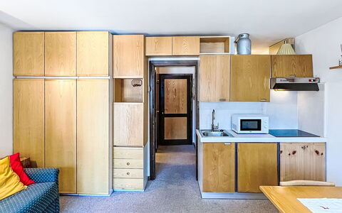 Presanella: Flooring, Wood, Interior Design, Furniture, Floor, Ceiling, Room, Apartment, Wood Stain, Kitchen