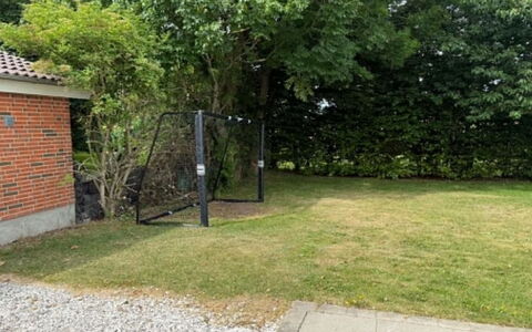Eeske - 4Km from the Sea: Shrub, Garden, Lawn, Shade, Backyard, Landscaping, Yard, Fence, Driveway