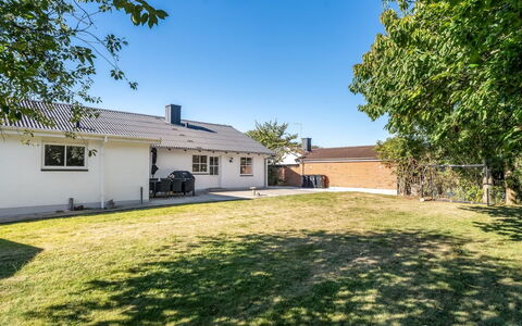 Eeske - 4Km from the Sea: House, Residential Area, Home, Roof, Lawn, Shade, Estate, Cottage, Garden, Driveway