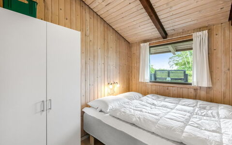 Clea - 250M to the Fjord: Wood, Bedroom, Bed, Home, Bed Frame, Ceiling, Bedding, Bed Sheet, Hardwood, Plank