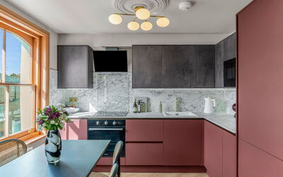 Accommodation:&nbsp;London West Retreat 2 307.2