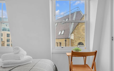 Spitafields Apartment: Shrub, Garden, Residential Area, Plant Community, Land Lot, Groundcover, Landscaping, Backyard, Yard
