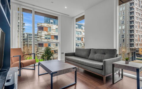 Accommodation:&nbsp;Canary Heights 2Bed 310.2