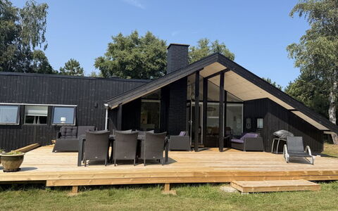 Tameran - from the Sea: Wood, Roof, Home, Cottage, Door, Siding, Hardwood, Shade, Porch, Farmhouse