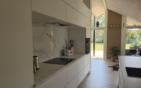 Tameran - from the Sea: Flooring, Interior Design, Wood, Floor, Countertop, Furniture, Kitchen, Cabinetry, Ceiling, Wood Flooring
