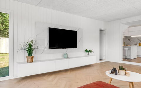 Tameran - from the Sea: Flooring, Interior Design, Wall, Floor, Wood, Ceiling, Wood Flooring, Furniture, Living Room, Room