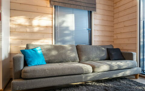 Golfarinkunnas 9A: Furniture, Interior Design, Wood, Couch, Flooring, Textile, Living Room, Floor, Throw Pillow, Room