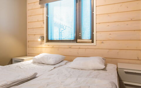 Golfarinkunnas 9A: Wood, Interior Design, Flooring, Floor, Ceiling, Room, Window Covering, Bedroom, Wood Stain, Bed