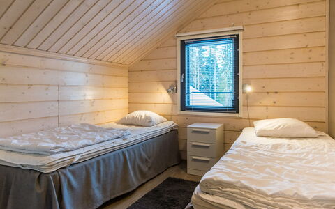 Golfarinkunnas 9B: Wood, Ceiling, Interior Design, Home, Room, Bedroom, Hardwood, Wood Stain, Plank, Bed
