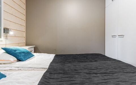 Golfarinkunnas 9C: Interior Design, Wall, Flooring, Floor, Furniture, Bedroom, Bed, Wood, Ceiling, Room