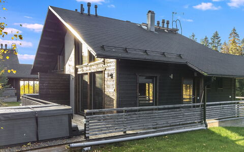 Golfarinkunnas 9C: Wood, Roof, Siding, House, Cottage, Home, Log Cabin, Porch, Garden Buildings