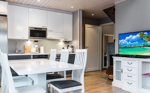 Golfarinkunnas 9C: Furniture, Interior Design, Flooring, Ceiling, Wood, Floor, Television, Couch, Room, Living Room