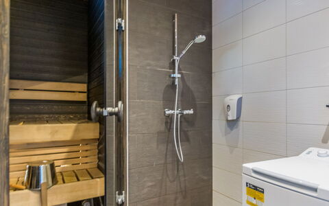 Golfarinkunnas 9F: Flooring, Wood, Floor, Plumbing Fixture, Interior Design, Plumbing, Tile, Bathroom, Tap, Ceiling