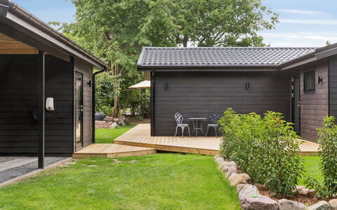 Deik - 1Km from the Sea: Wood, House, Roof, Home, Cottage, Siding, Door, Groundcover, Garden Buildings, Garden