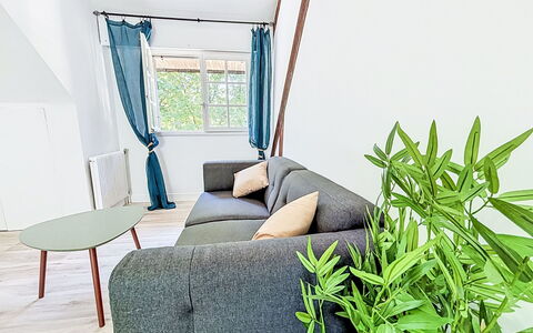 Gîte de la Grée: Interior Design, Furniture, Flooring, Wood, Floor, Couch, Living Room, Home, Lighting, Room