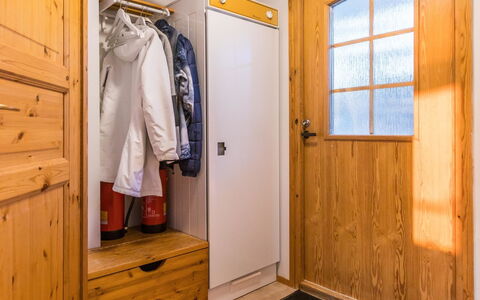 Ukonpuoti 15-16 Kerrostalo: Wood, Flooring, Floor, Room, Door, Wood Stain, Hardwood, Ceiling, Plank, Cabinetry