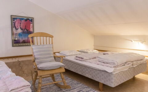 Ukonpuoti 15-16 Kerrostalo: Bed, Bedroom, Interior Design, Bedding, Furniture, Floor, Bed Sheet, Flooring, Wood, Linens